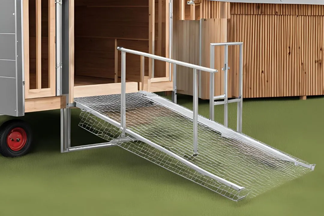Ramp with Side Rails (Enclosed Ramp)