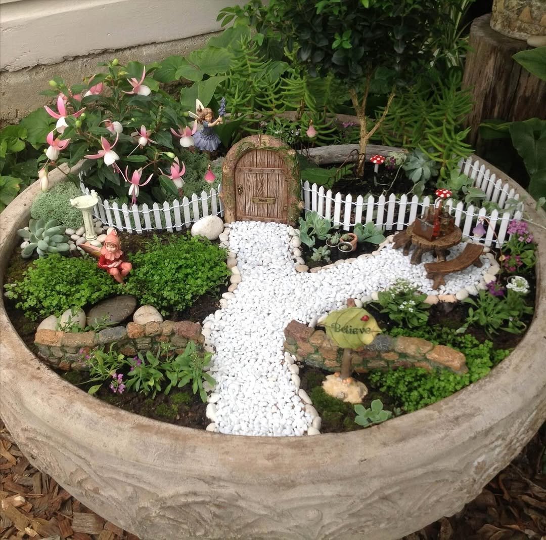 Fairy Garden in Tiny Backyard Design