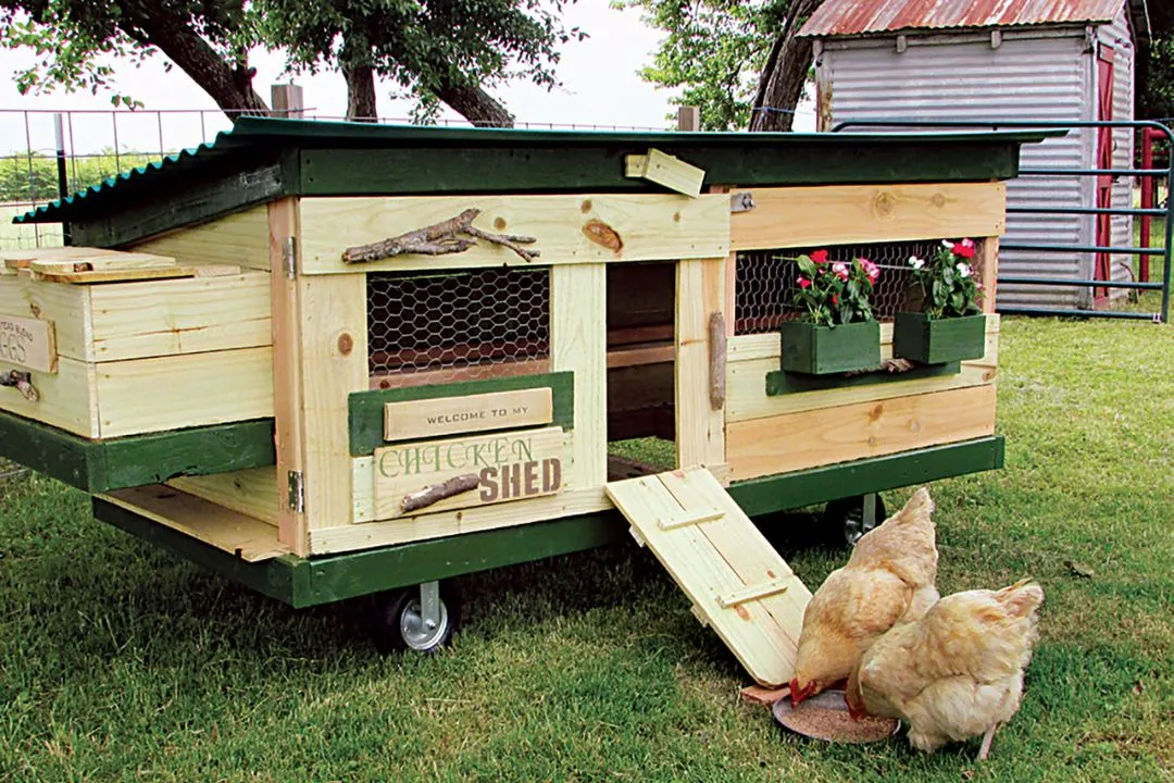 Mobile Pallet Tractor Coop