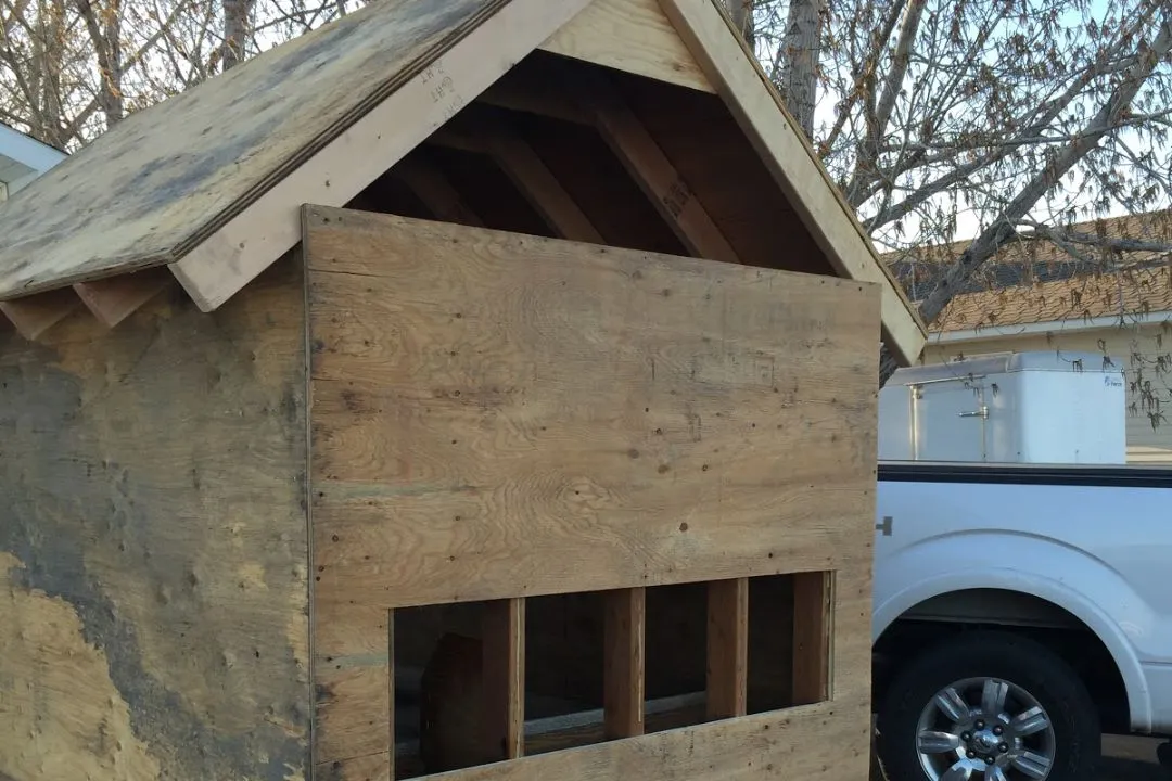 Pallet Coop with Nesting Box Extension