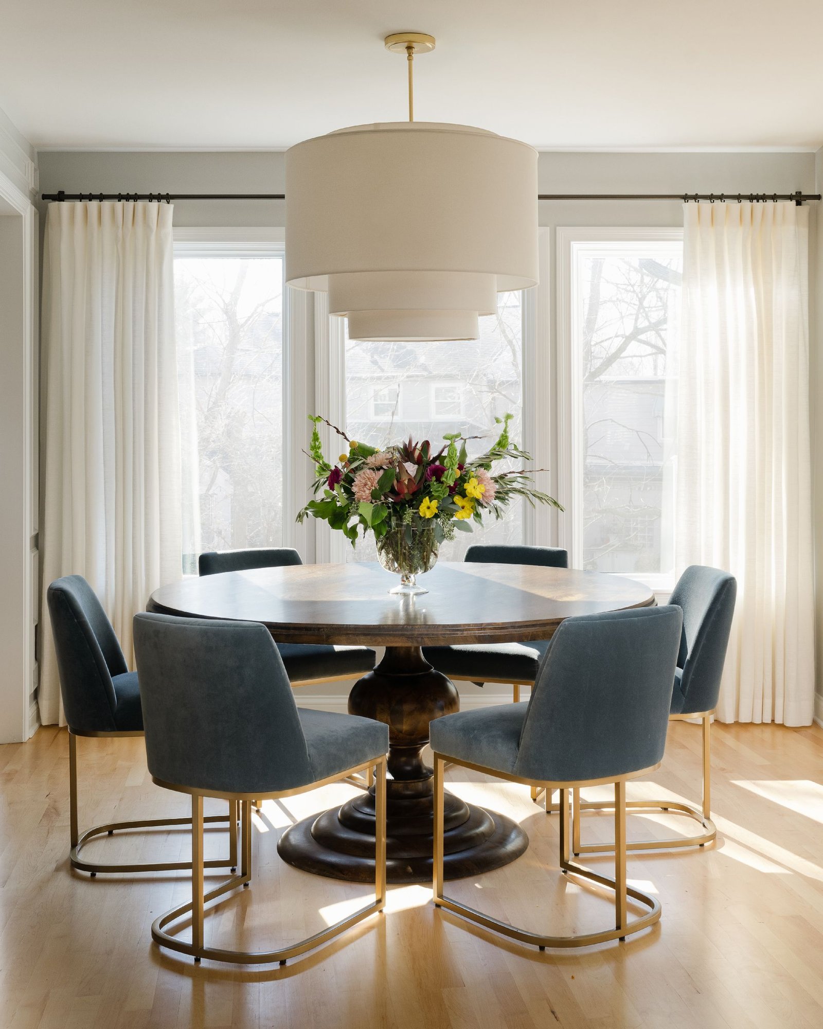 Pendant Light in Small Dining Room Decor