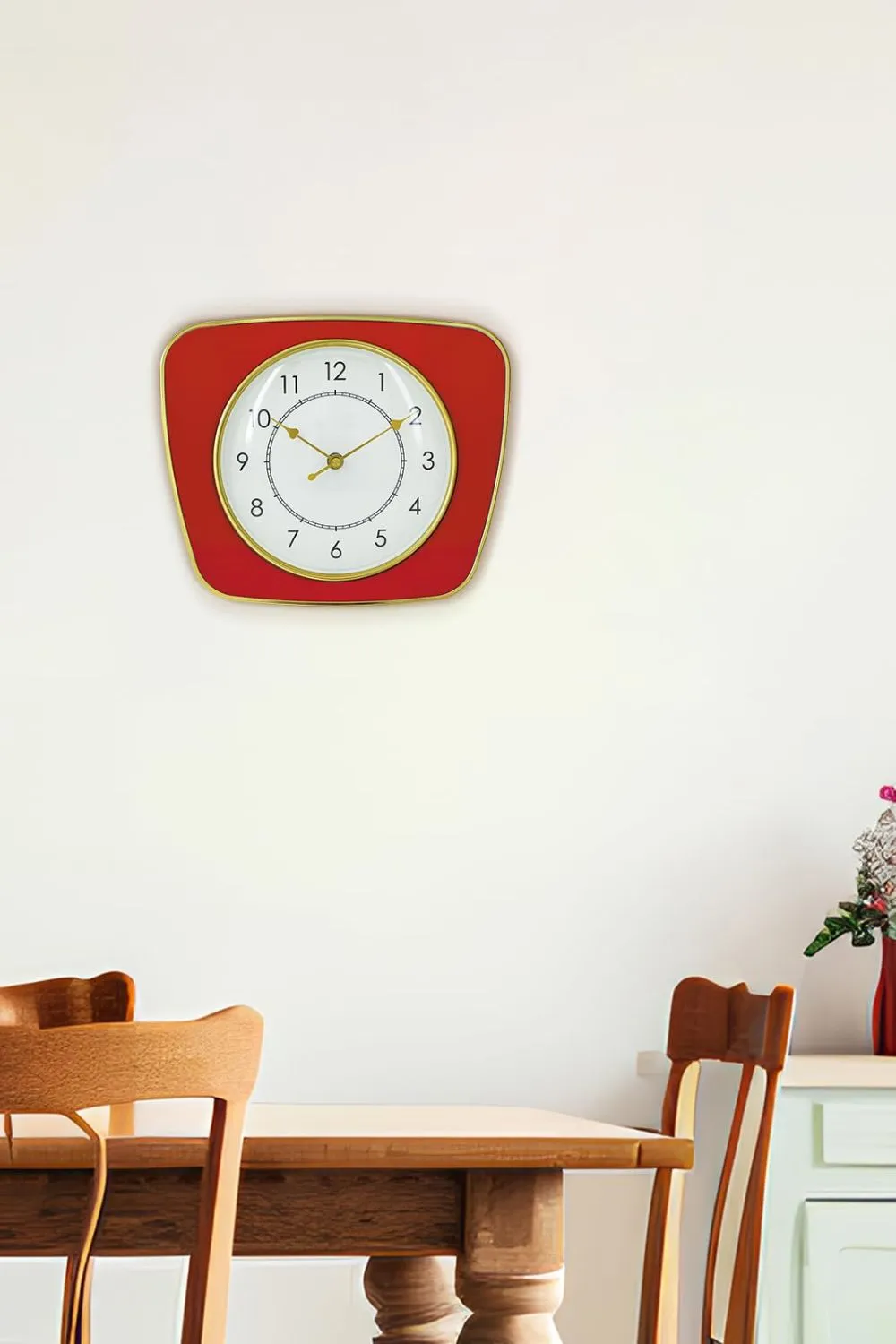 Vintage Clock for a Nostalgic Vibe for Kitschy Kitchen