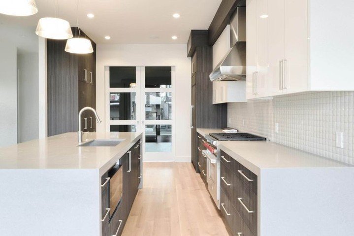 Modern Traditional kitchen Smart Storage Solutions