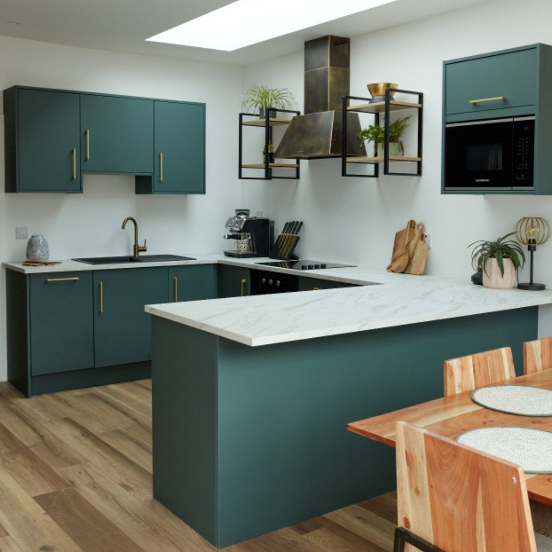 U-Shaped Kitchen Peninsula