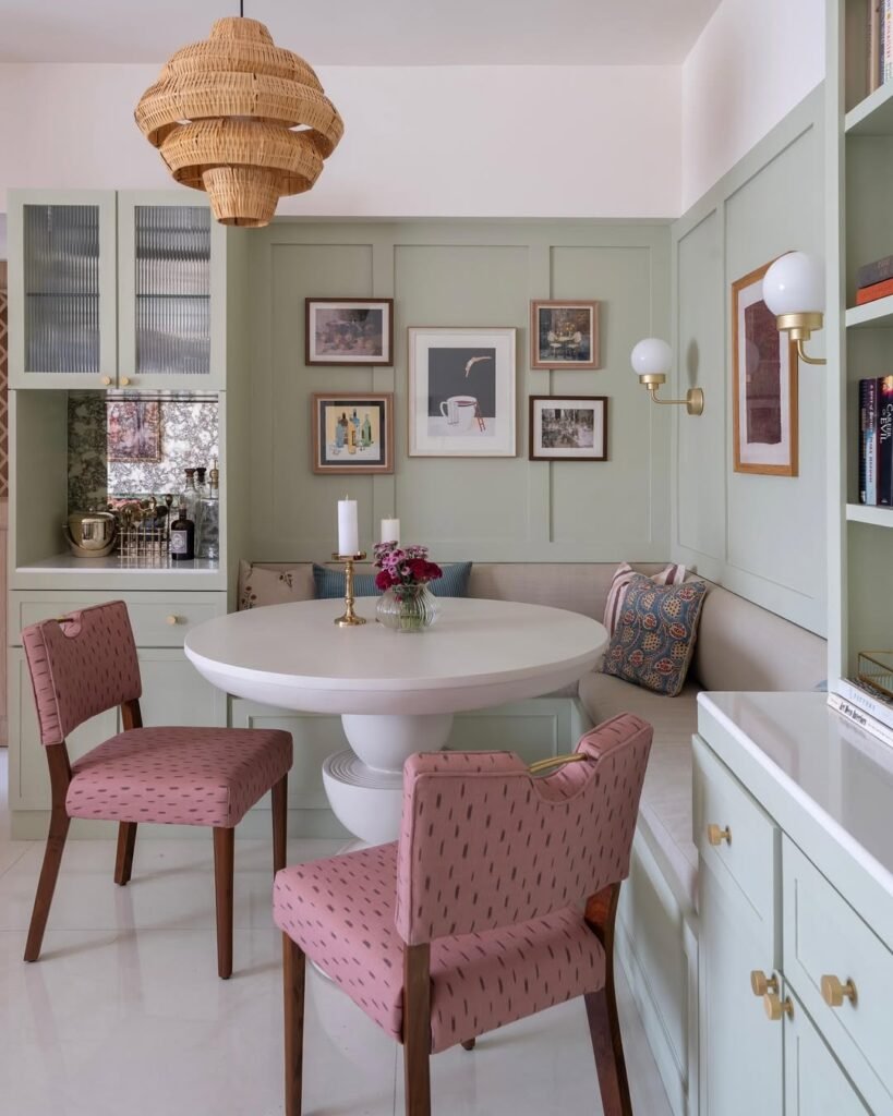 How To Create The Ultimate Cozy Breakfast Nook: Ideas For Small Spaces ...