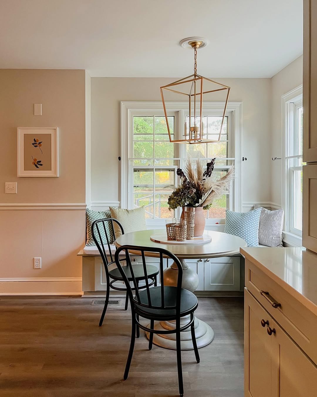Metal Accents Corner Breakfast Nook
