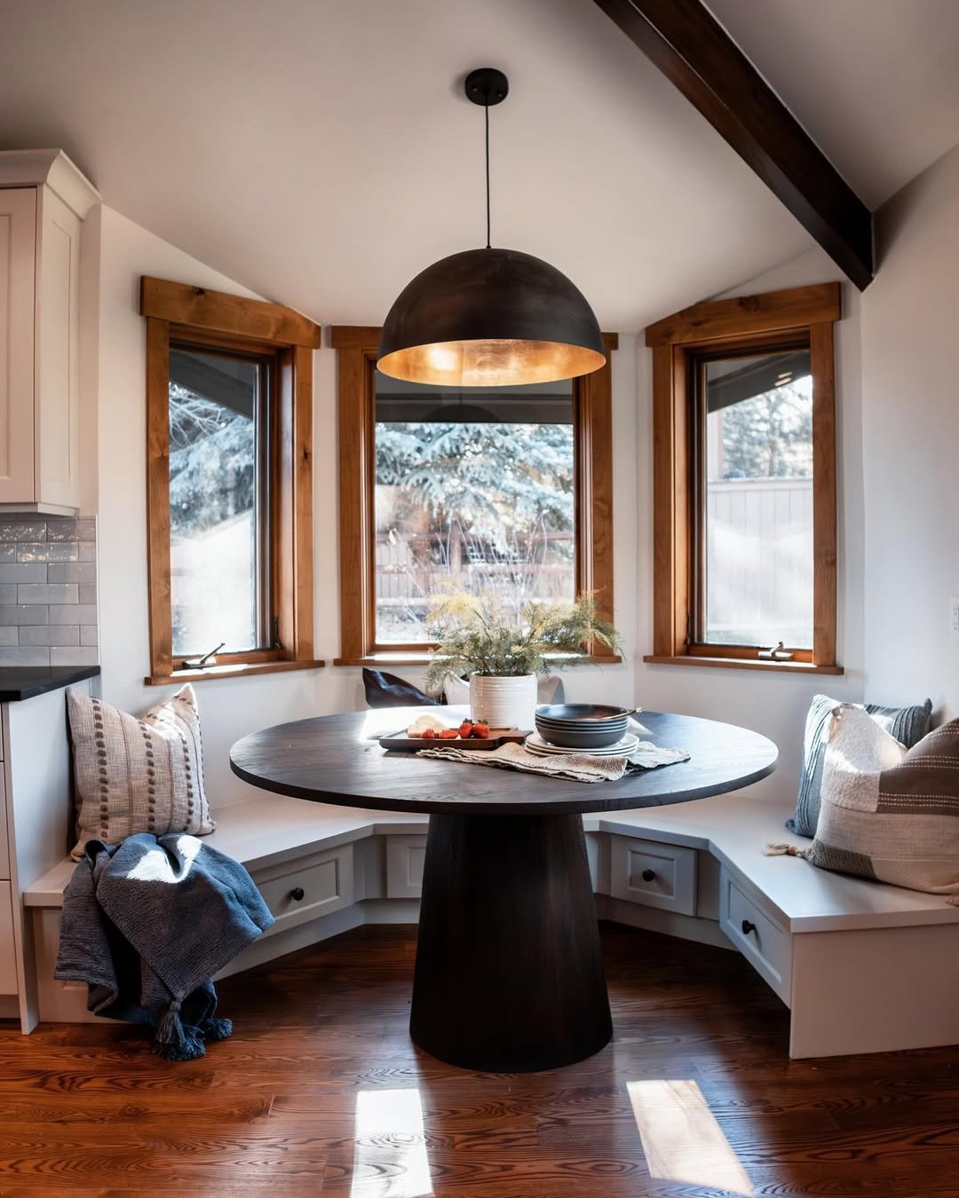 Small Spaces storage Solution Corner Breakfast Nook