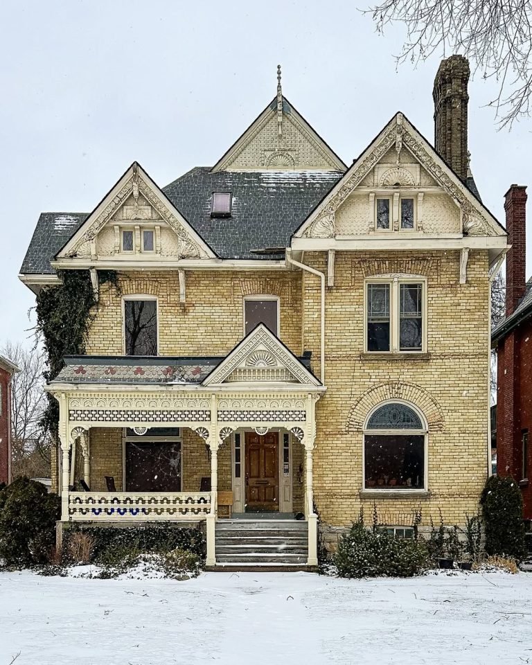 12 Stunning Yellow Brick House Exteriors You’ll Love - FowlFamily - DIY ...