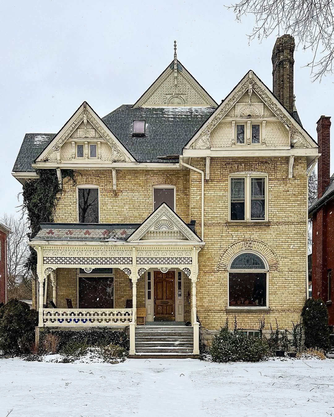 Colonial Yellow Brick Exterior