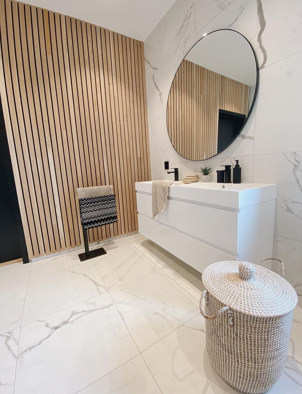 Minimalist Decor for Nordic Bathroom