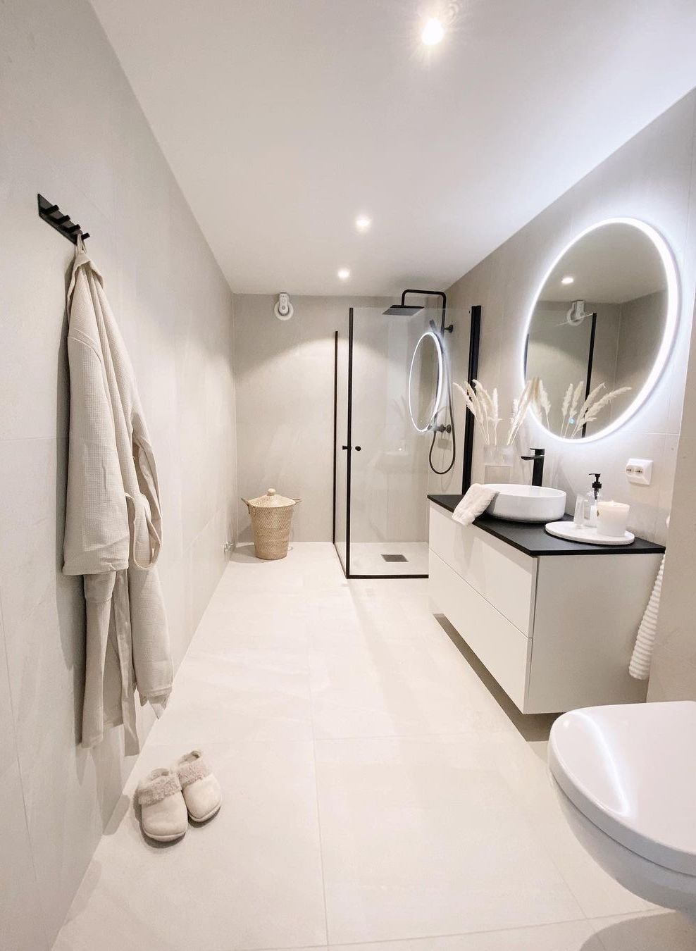 Neutral Color Nordic Bathroom