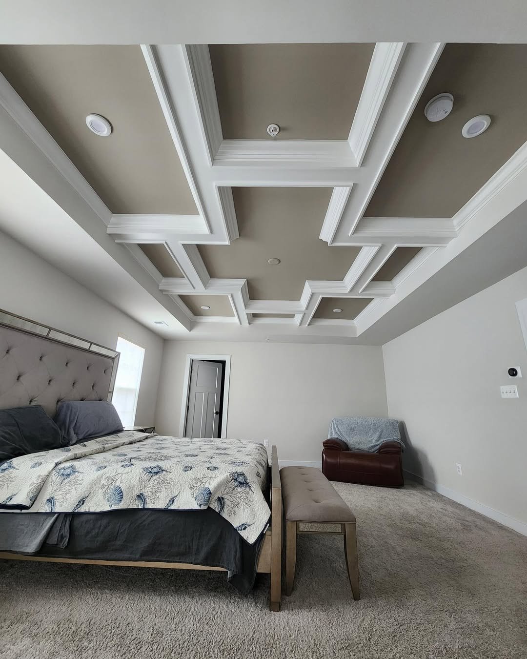 How to Make Your Home Aesthetic with Simple False Ceiling Designs: Tips & Tricks 27 - 7. Elegant Plasterwork