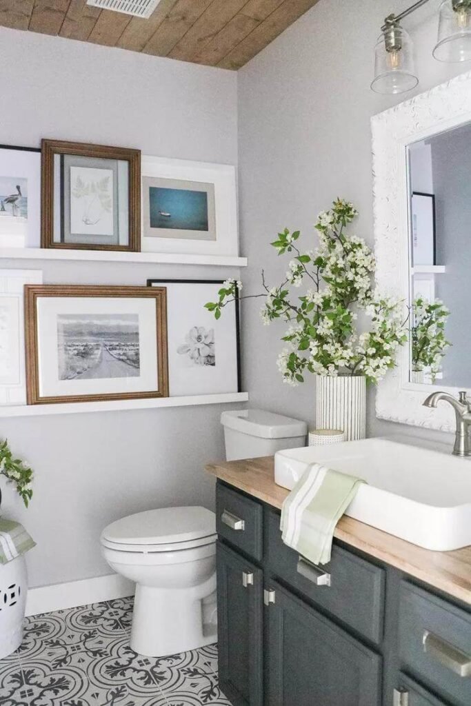 Gallery Wall Ideas with Shelves for Bathrooms 