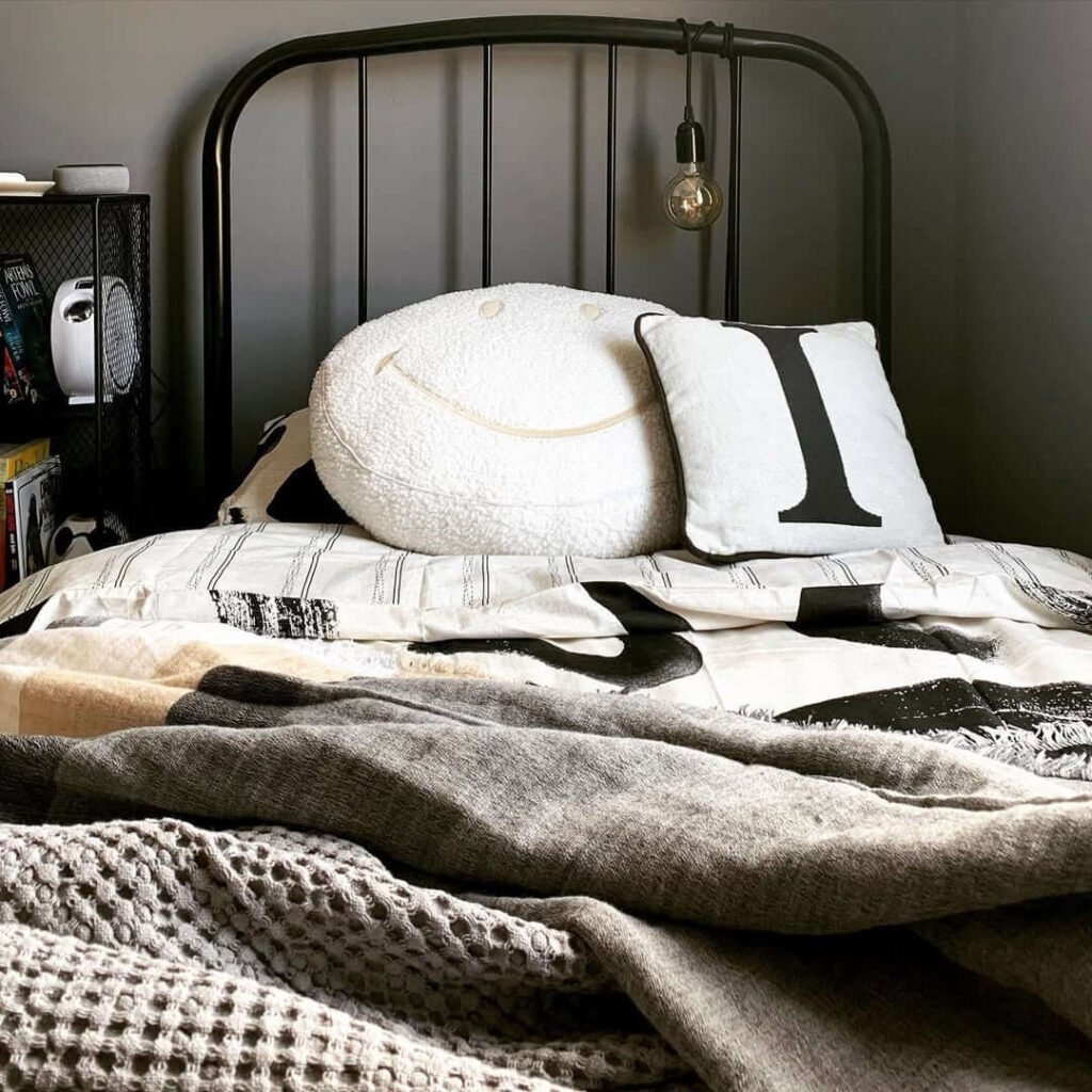 12. Bold Graphic Layers in a Small Space