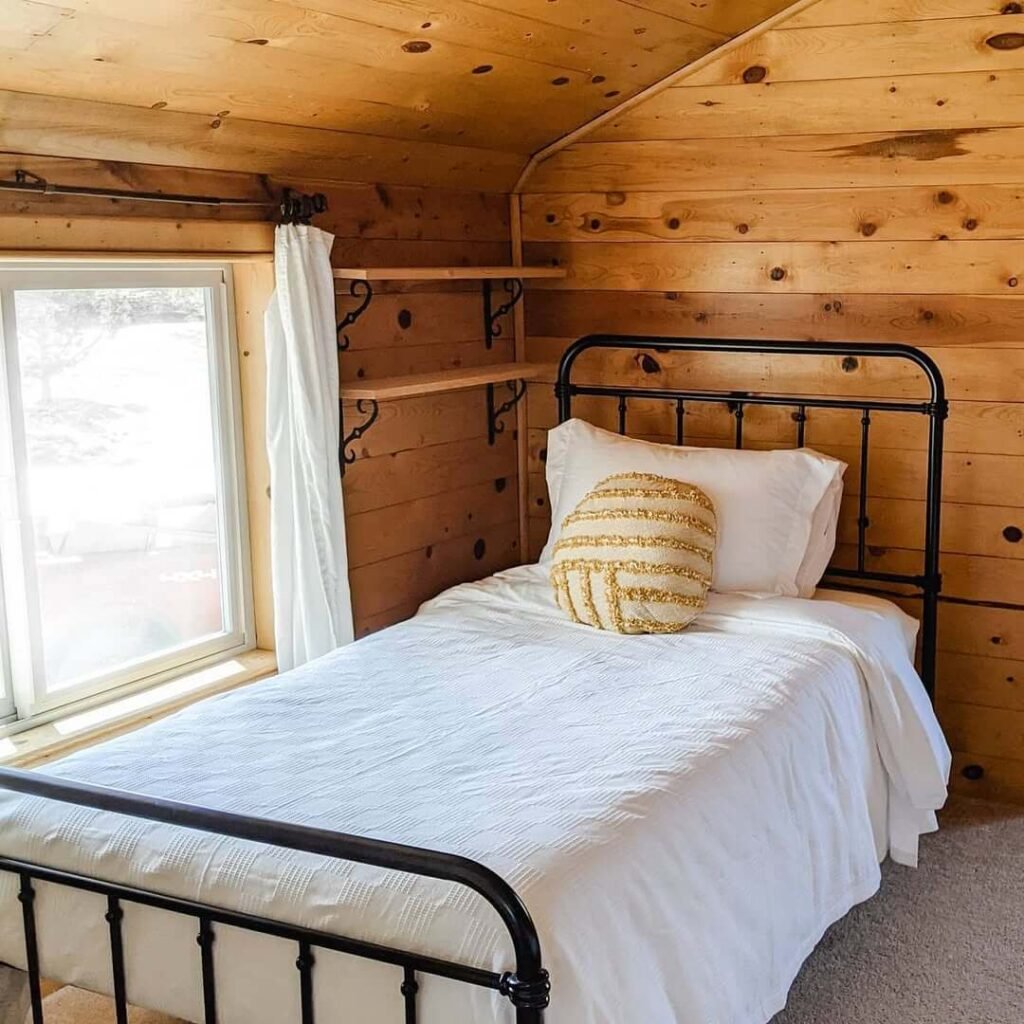 18. Cabin Style Simplicity in a Cozy Wood Room