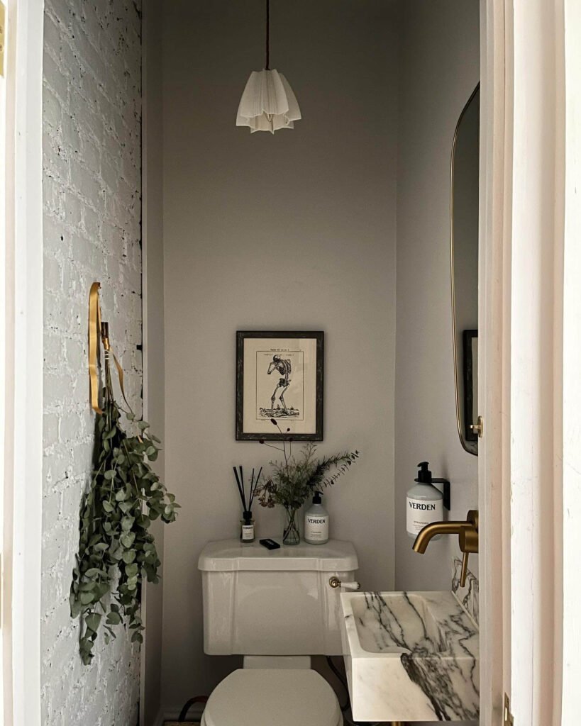 19. Create Moody Sophistication in a Narrow Space