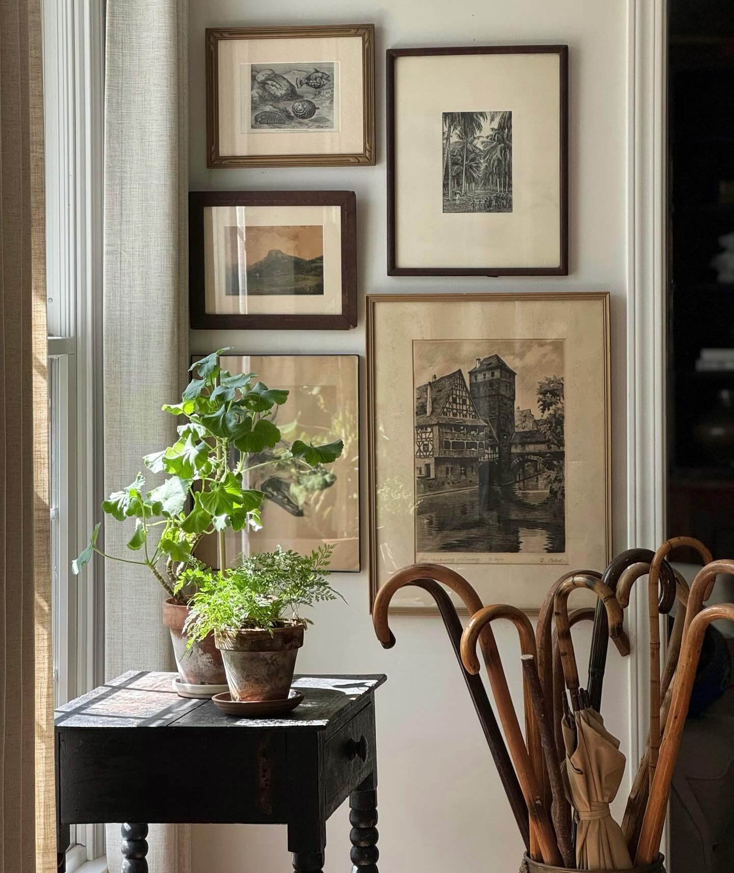 Classic Gold Frames with Stunning Entryway Gallery Wall