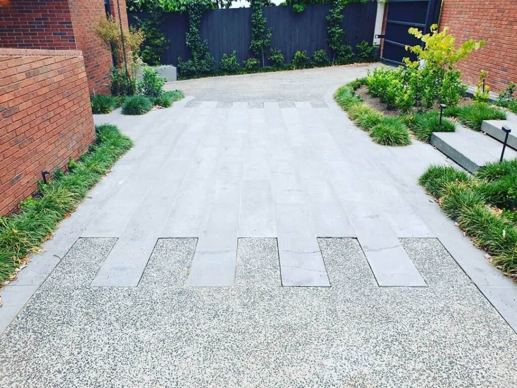 21. Stepped Concrete Meets Pebble Texture