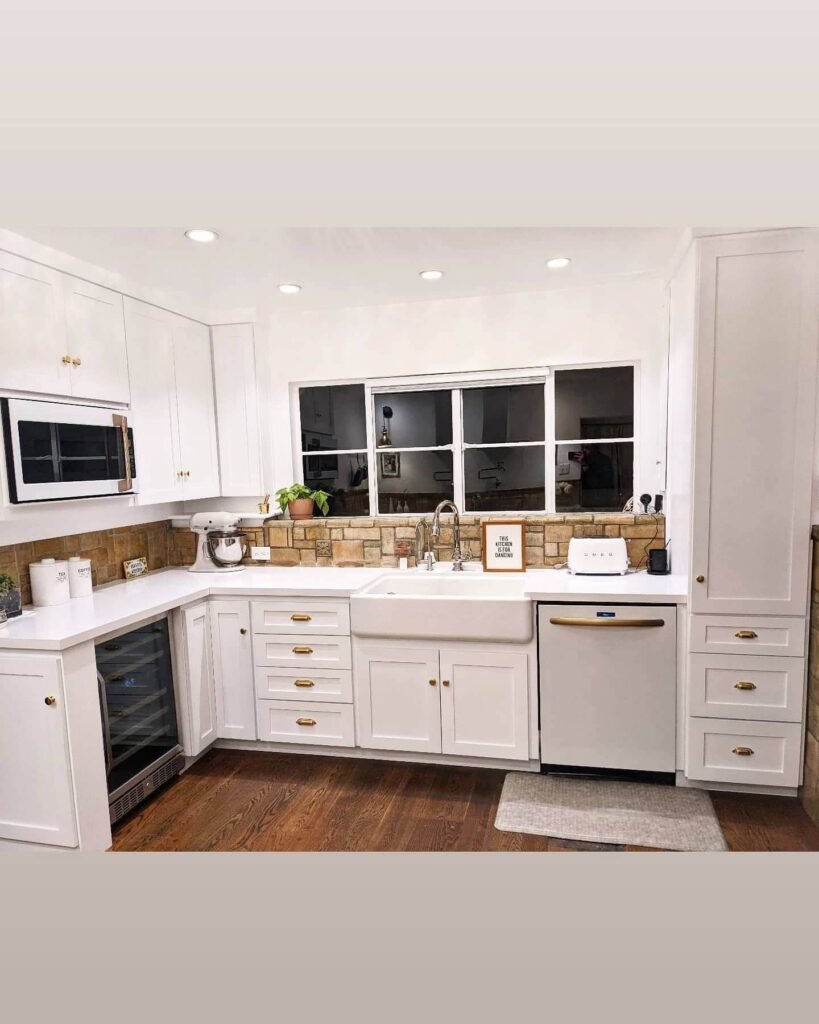 23. Country Soul: Farmhouse-Style Spanish Kitchen