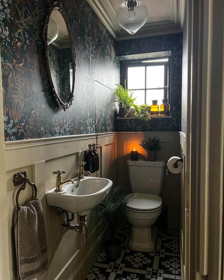 27 Tiny Bathroom Ideas That Make A Small Space Feel Luxurious And ...