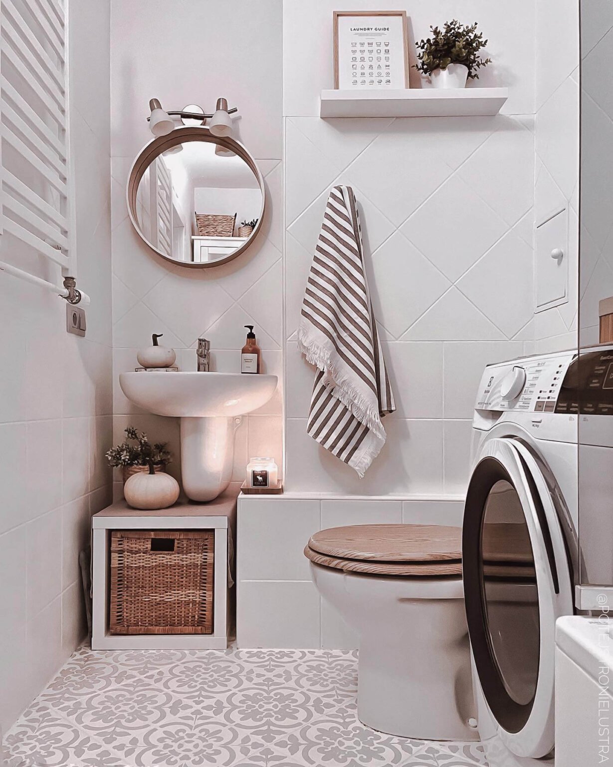 27 Tiny Bathroom Ideas That Make A Small Space Feel Luxurious And ...