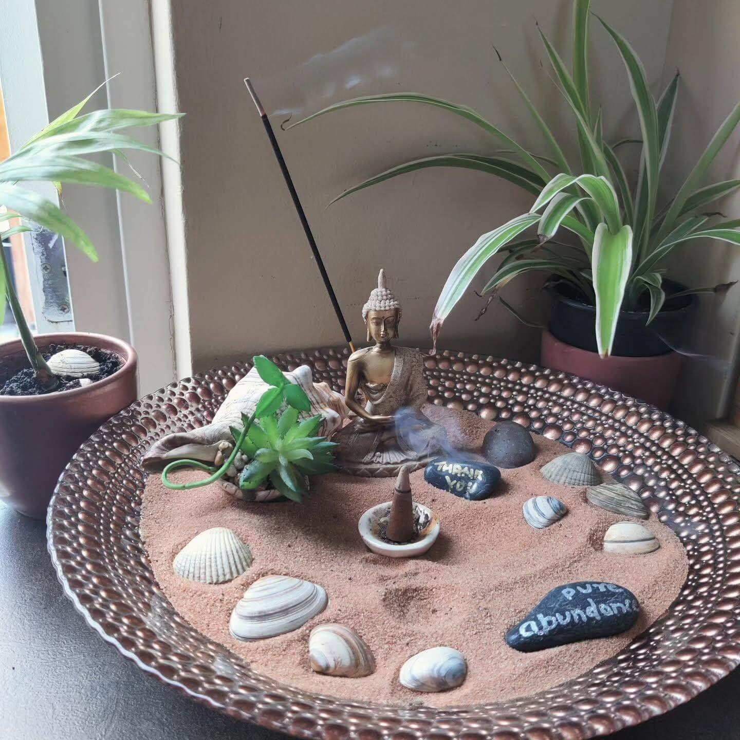 Miniature Zen Gardens with Spiritual Sand Garden with Shells