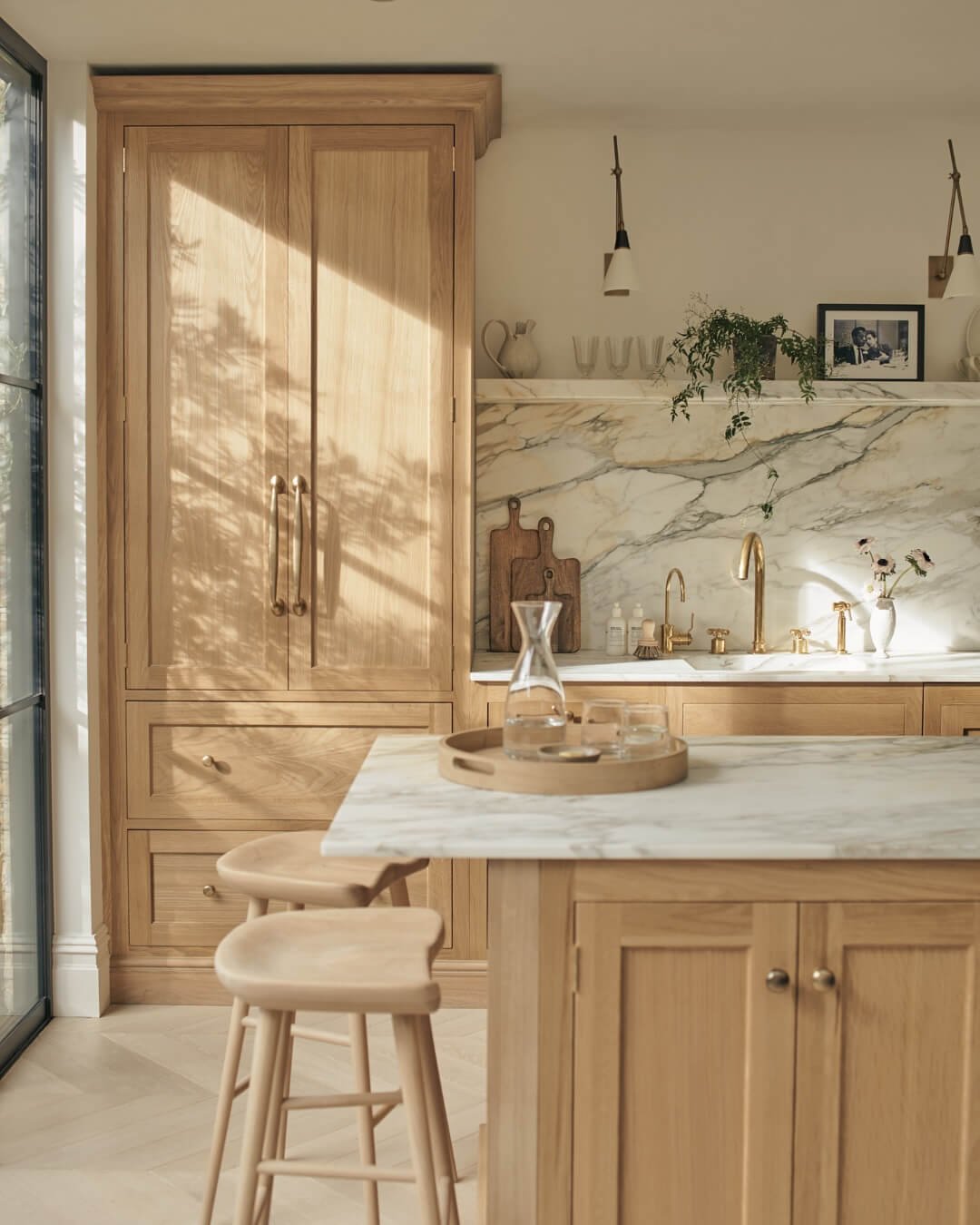 Natural Oak Cabinets in Traditional Style Kitchen 