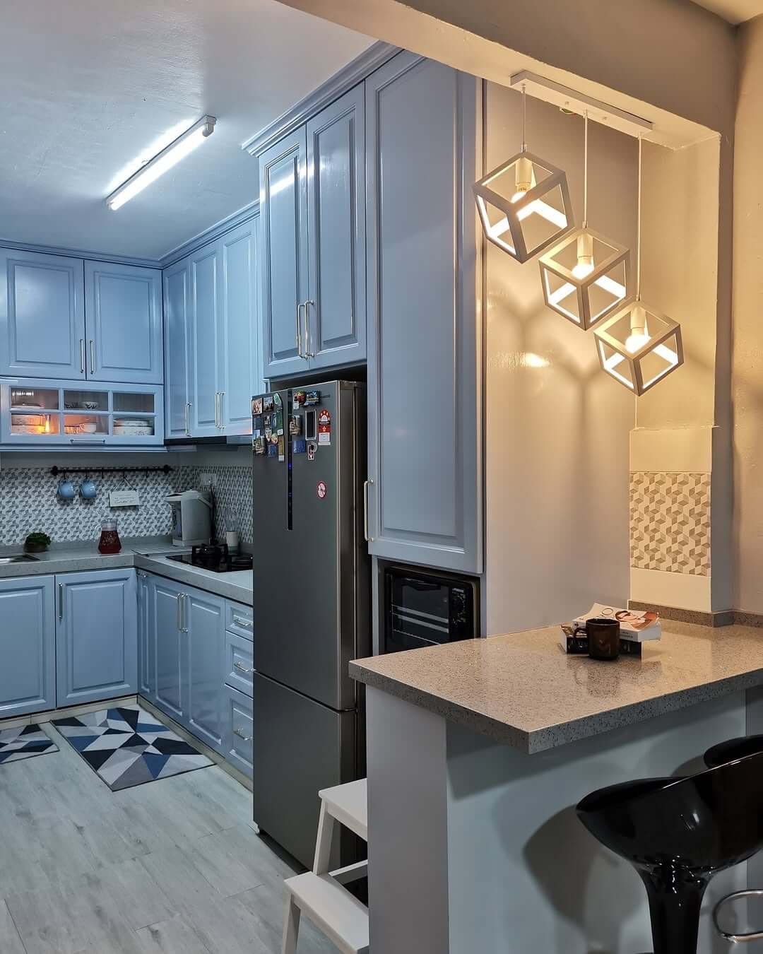 Built-In Columns in Kitchen Cabinet Storage Ideas