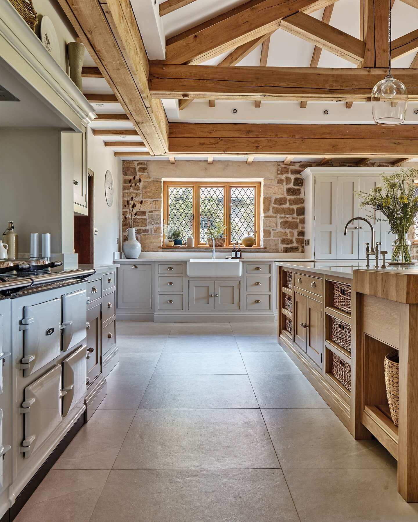 Exposed Beams and Rustic Elegance Traditional Style Kitchen 