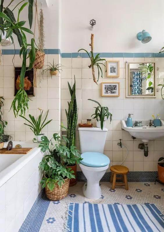 Tropical Elegance Bathroom Gallery Wall Ideas