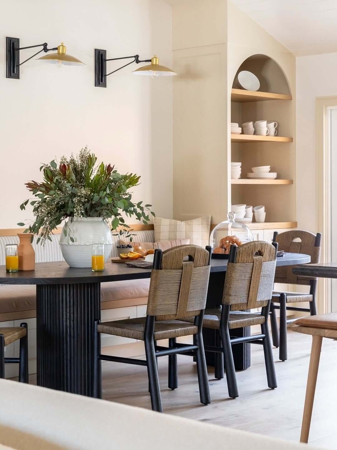 Classic Meets Modern in Dining Nook