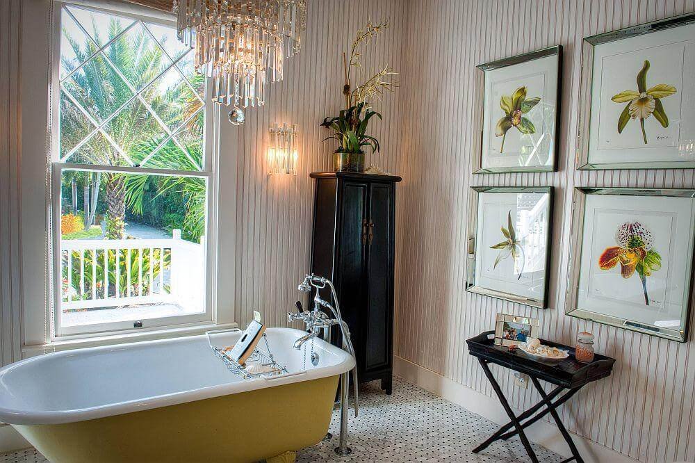 Jungle Vibes Bathroom Gallery Wall Ideas