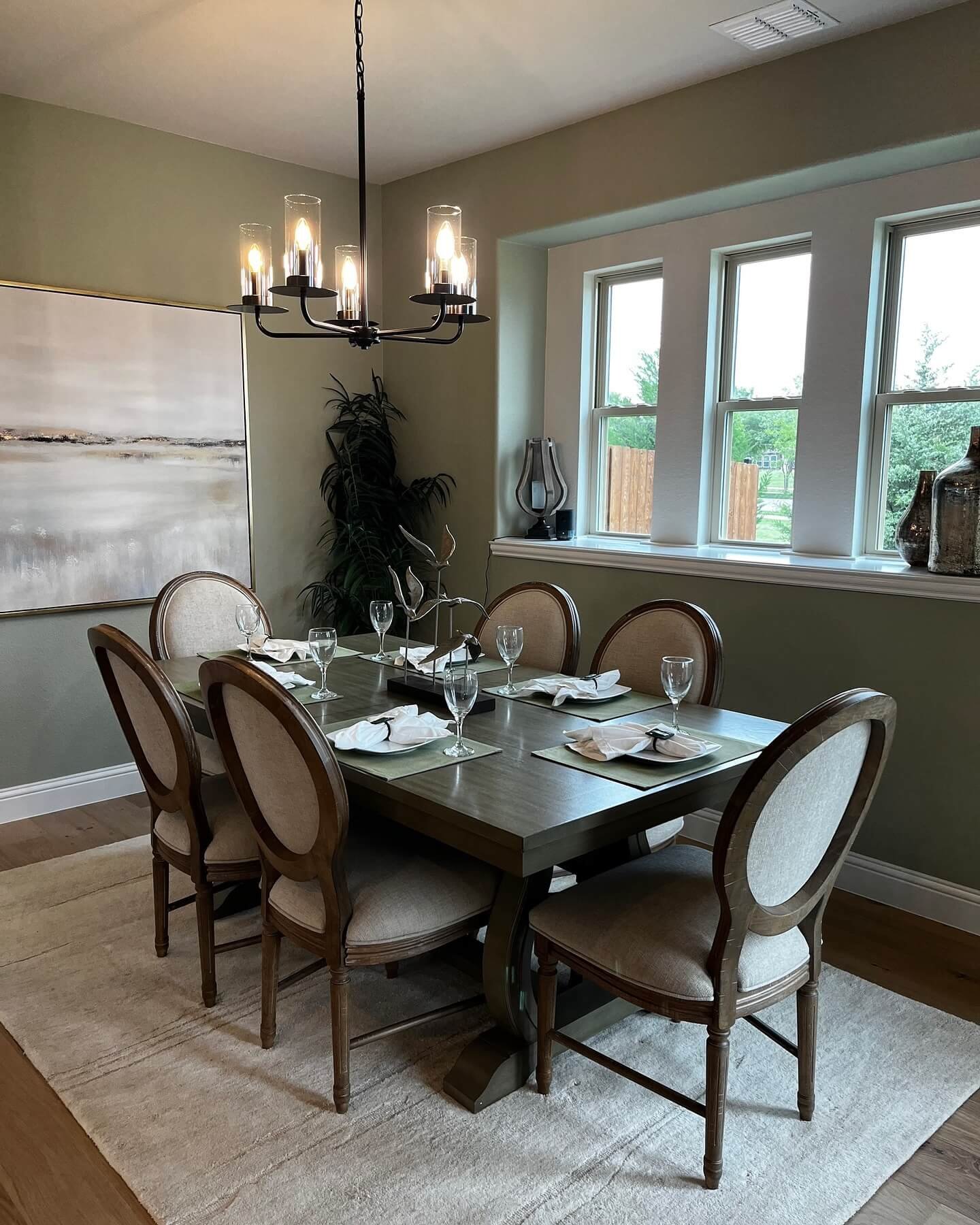Classic, Timeless Centerpiece Dining Room Table Centerpiece