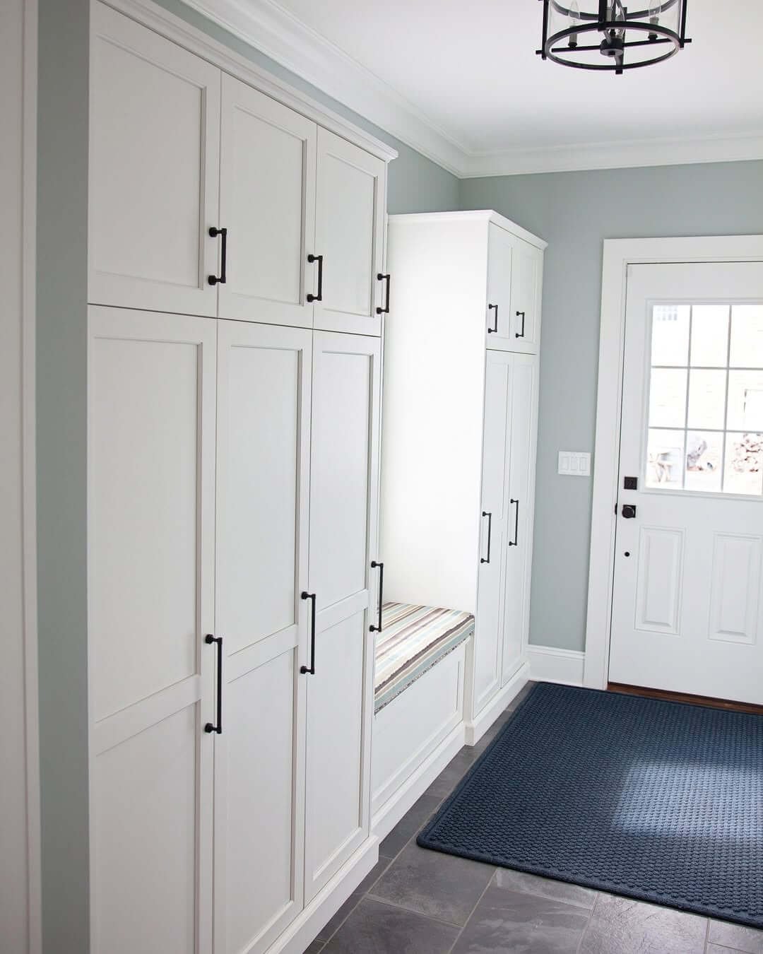 Stunning Mudroom Cabinets With Bench Ideas To Maximize Style And ...