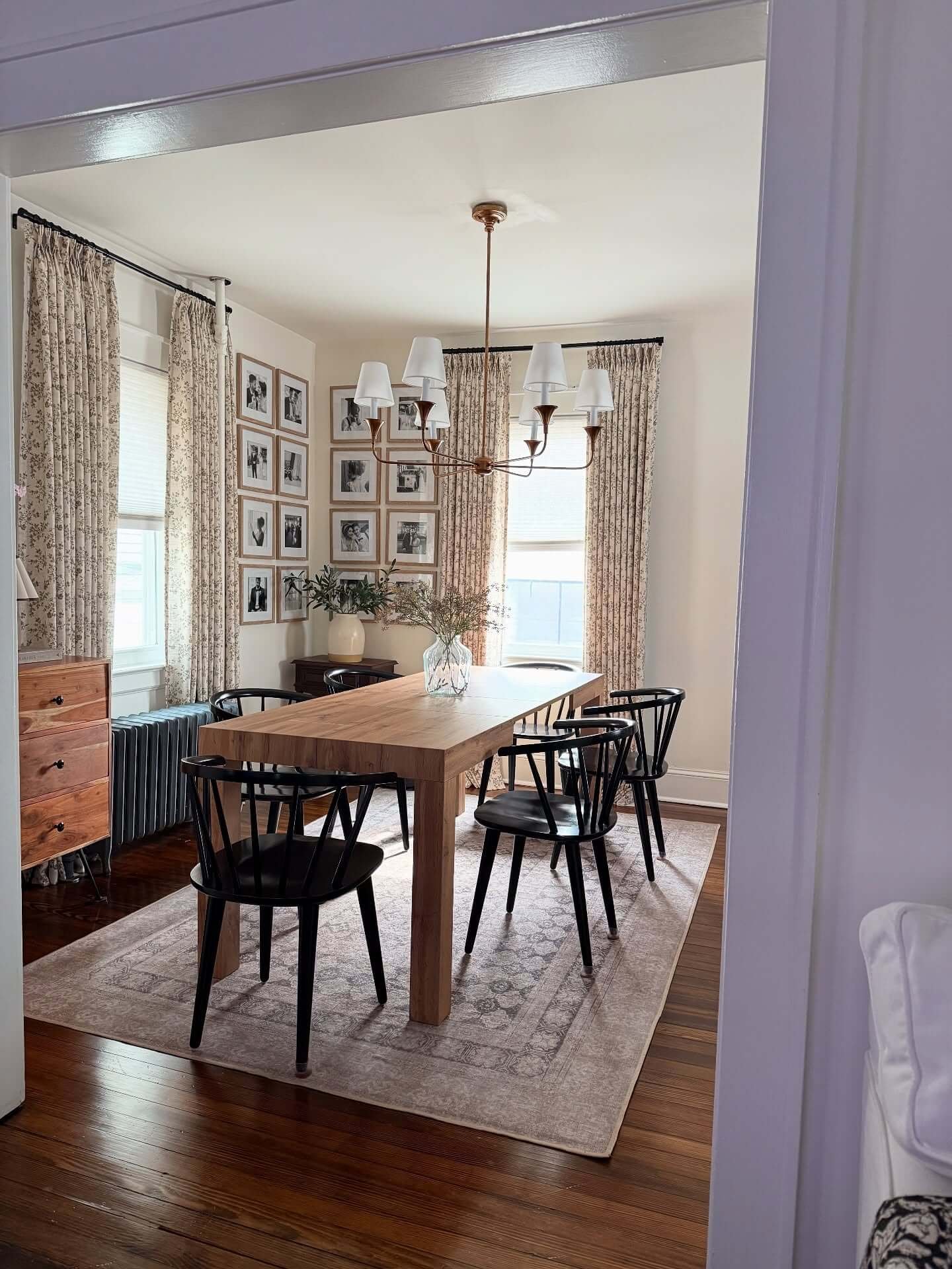 Contemporary Design with Dining Room Table Centerpiece
