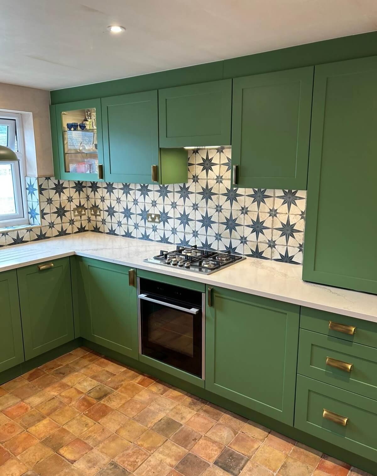  Bold Green Cabinets for Traditional Style Kitchen