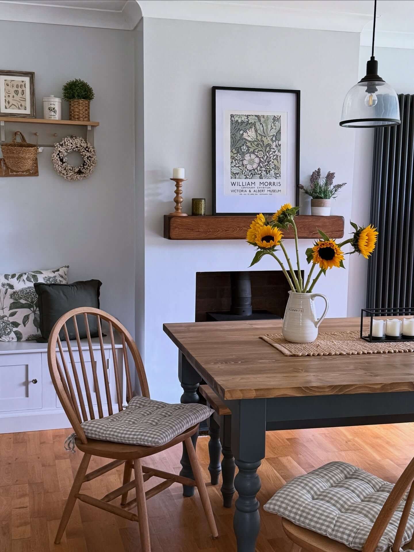 Spindle Chairs with Soft Cushions for Dining Room Chair