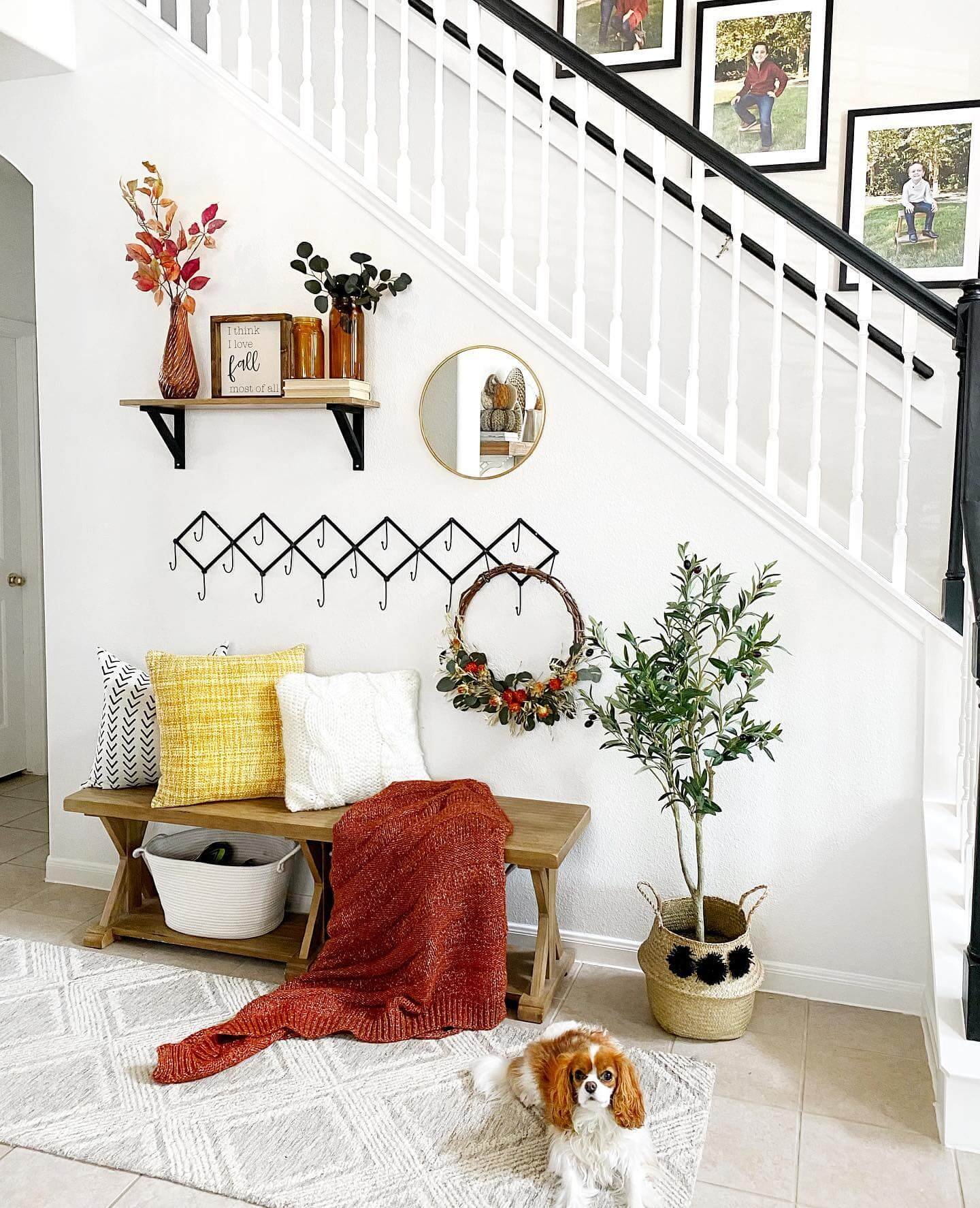 Warm and Inviting Fall in Entryway Decor Ideas
