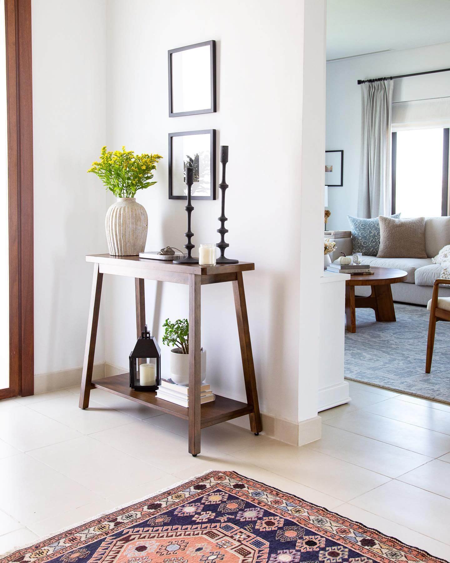 Simple and Elegant Fall in Entryway Decor Ideas