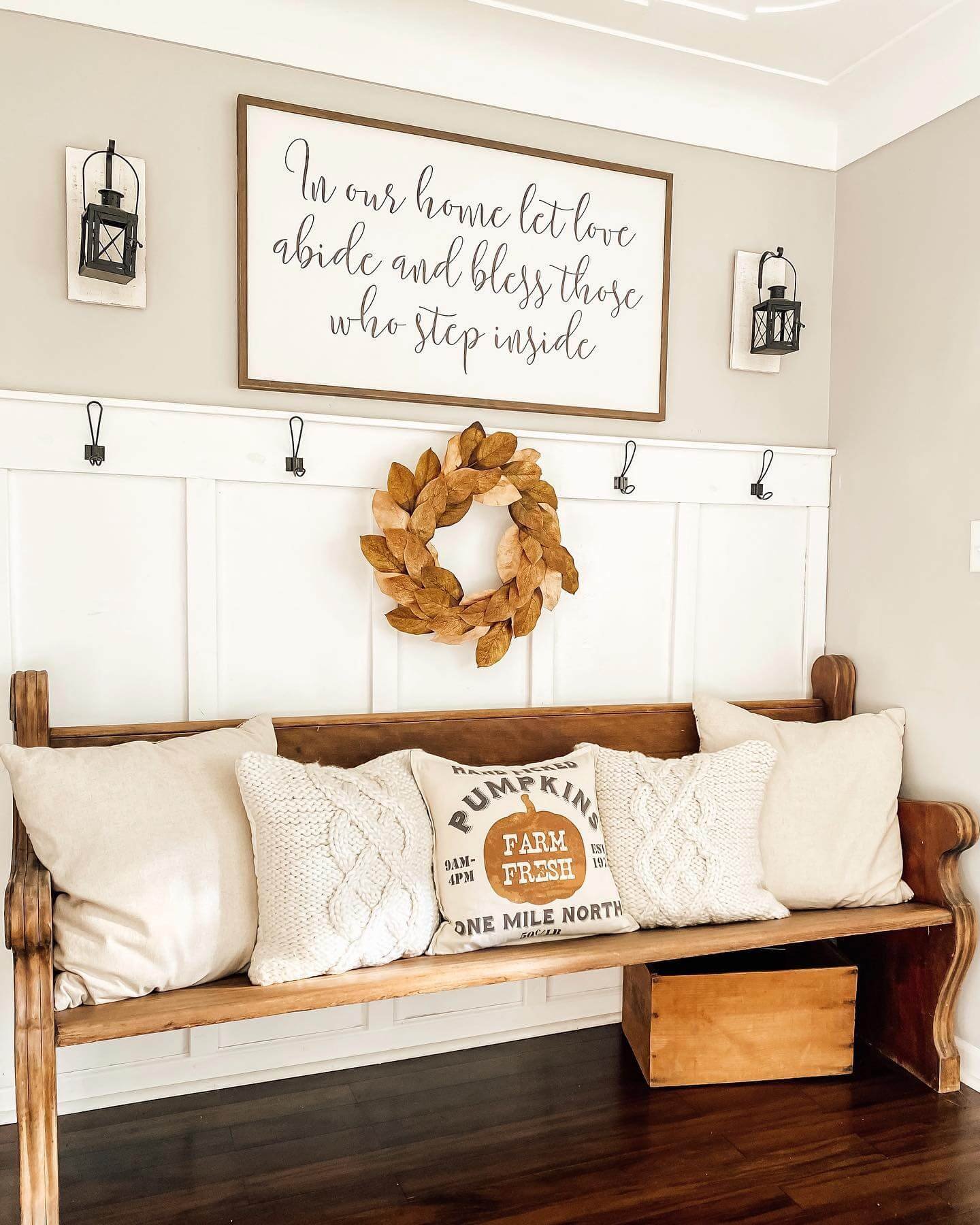 Rustic and Cozy in Entryway Decor Ideas