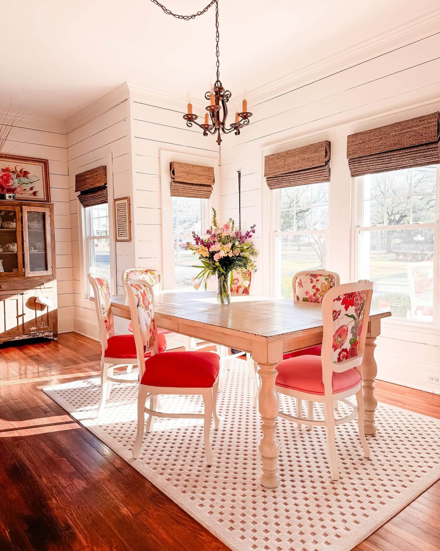 Touch of Spring Freshness Dining Room Table Centerpiece