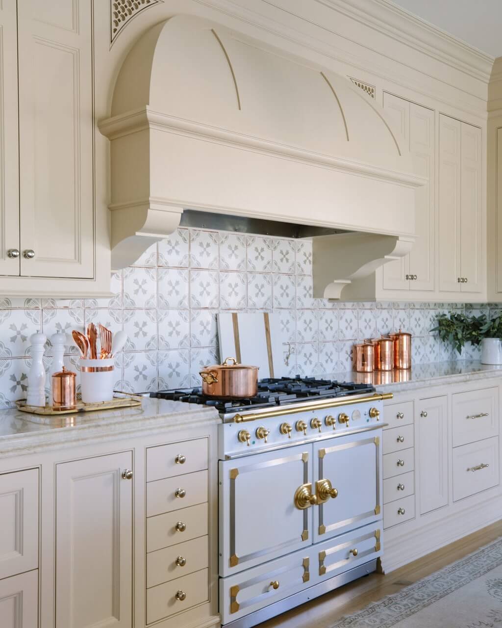 Creamy Elegance with Traditional Style Kitchen