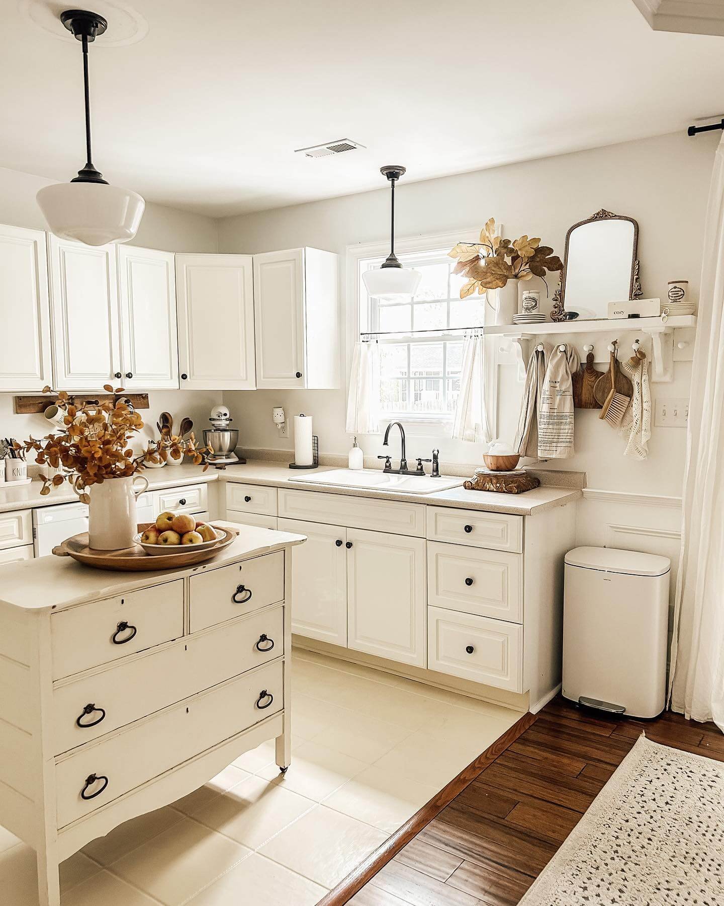 Neutrals and Vintage Charm for Fall Kitchen Decor Ideas