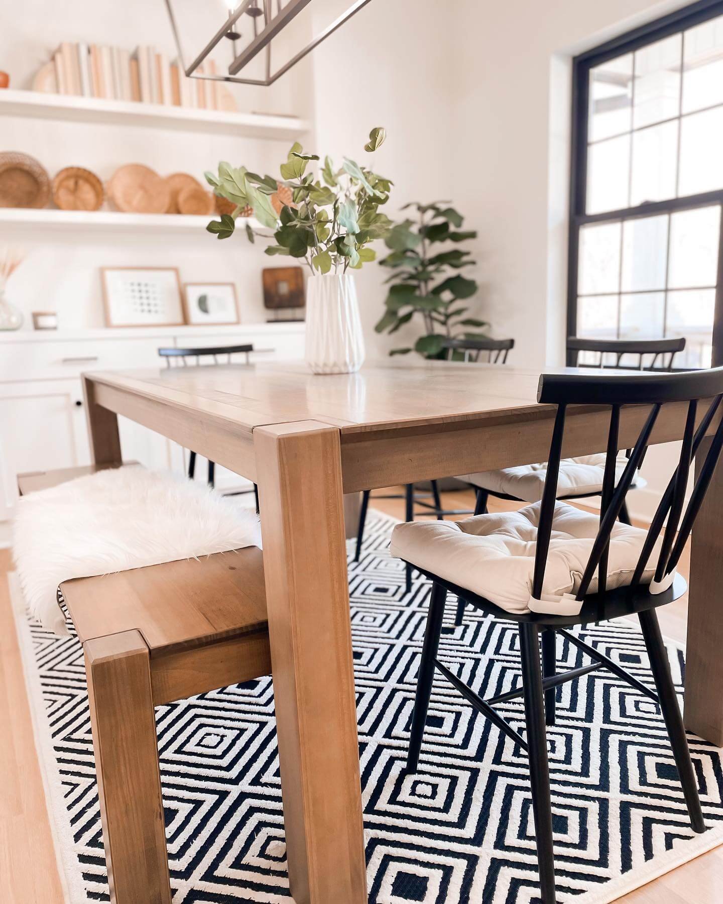 Classic Windsor Chairs with Dining Room Chair
