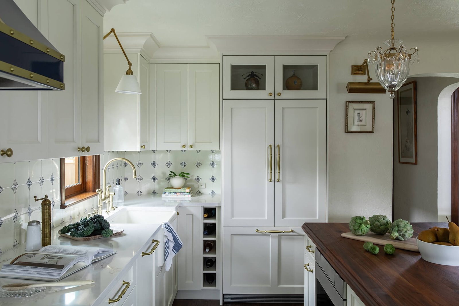 Elegant Ivory Kitchen with Traditional Style Kitchen 