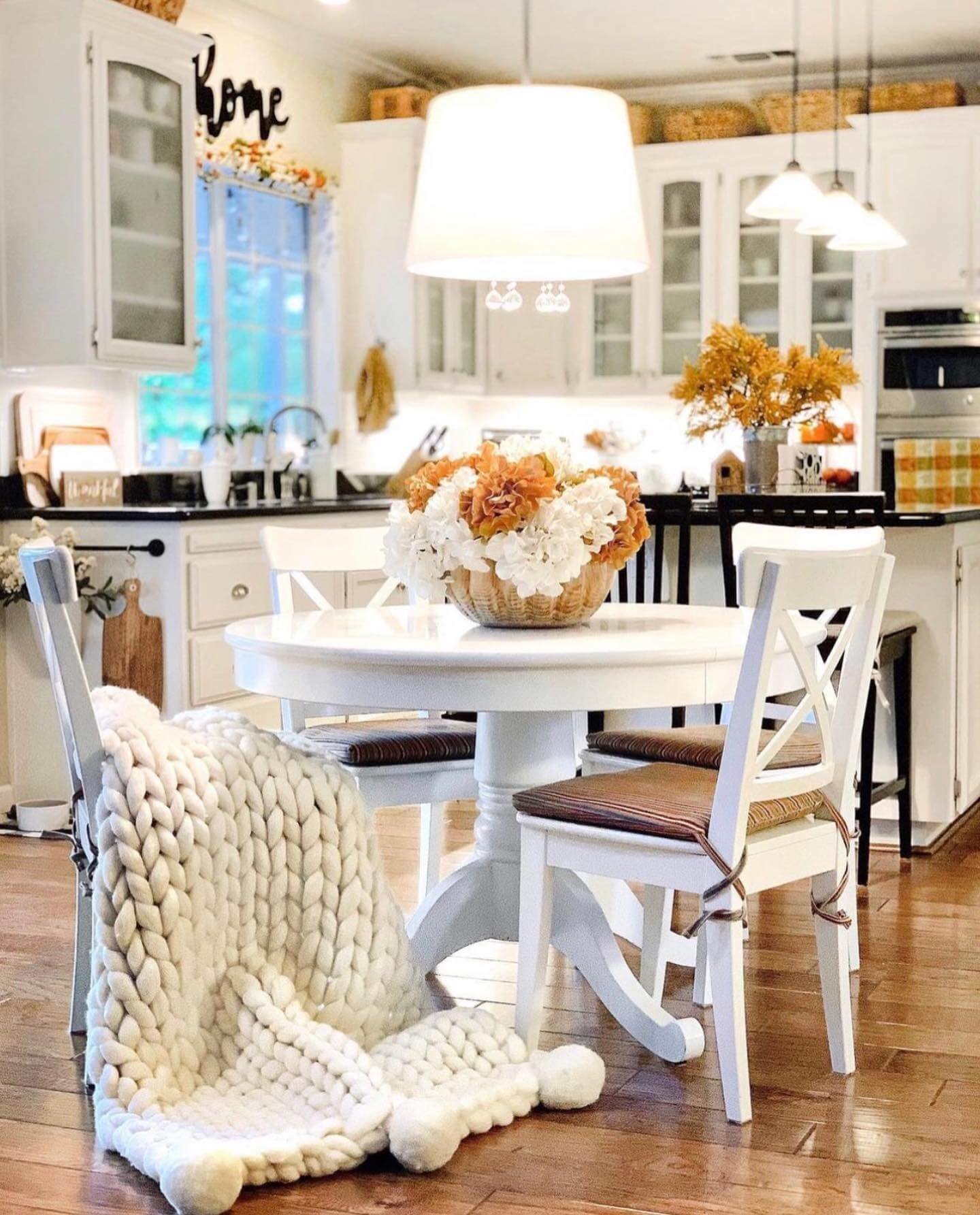 Cozy Nook With  Fall Kitchen Decor Ideas