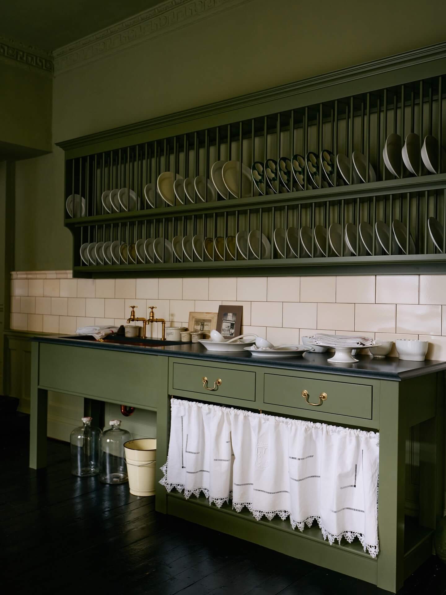 Vintage Farmhouse in Heritage Green for Classic Timeless Kitchen Ideas