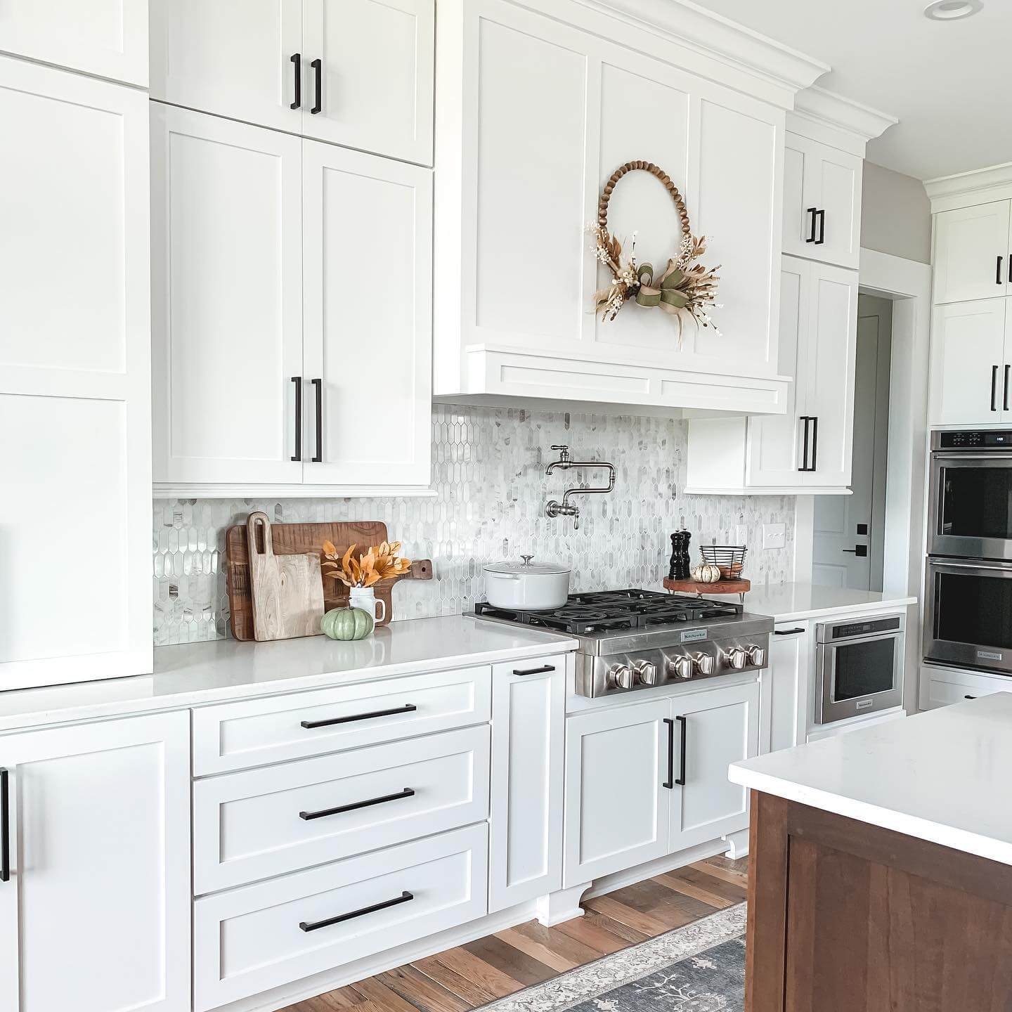 Modern Elegance With Fall Kitchen Decor Ideas