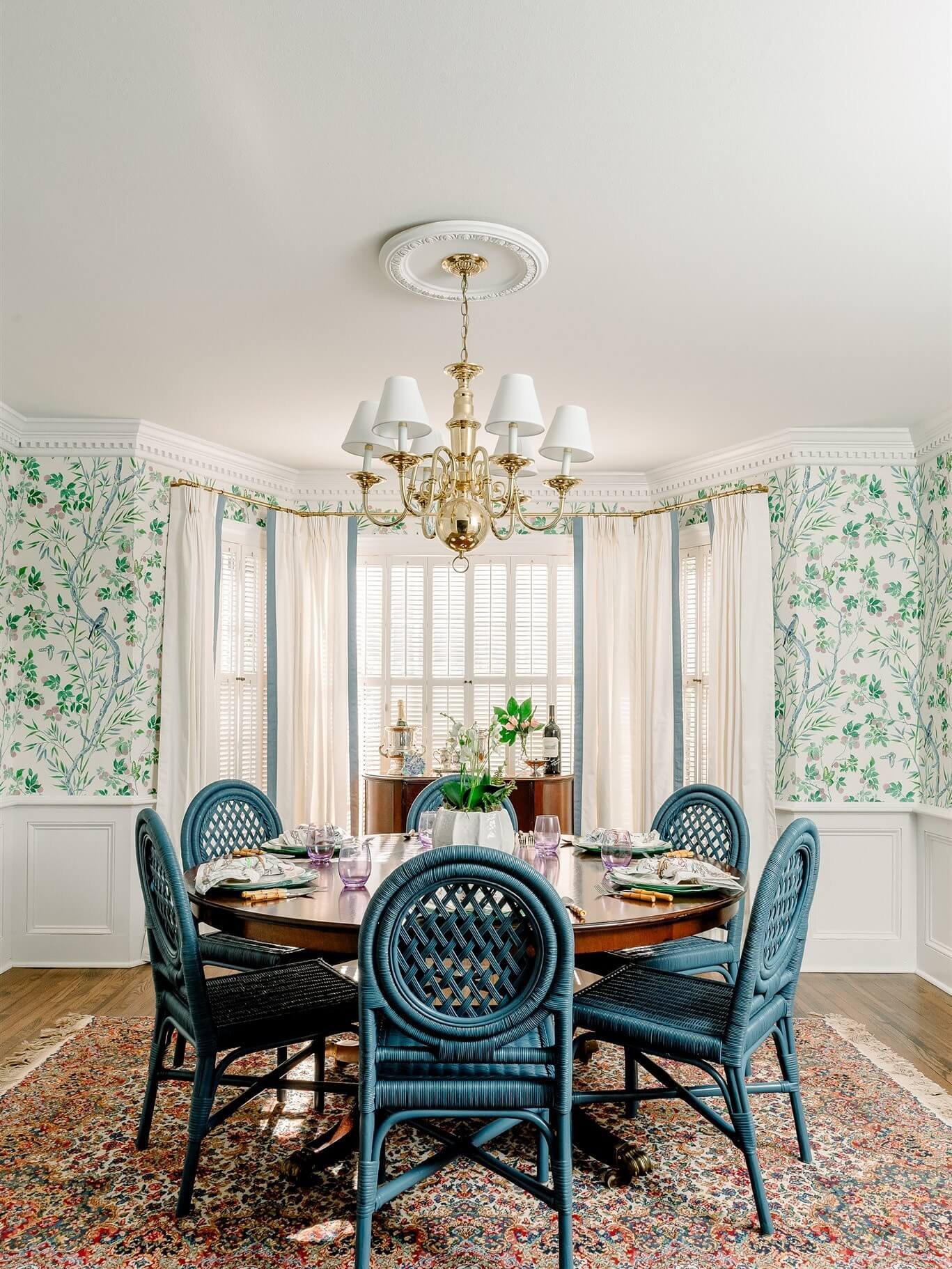 Modern Twist Dining Room Table Centerpiece
