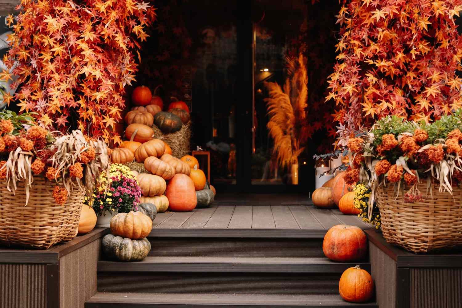 23 Fall Outdoor Decor Ideas That Will Instantly Warm Up Your Porch And ...
